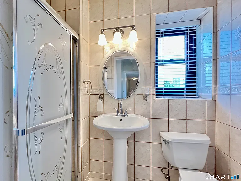 44 Strawberry Hill Ave #7B — Photo 23
