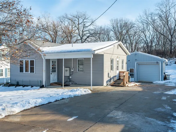 1004 1st St N, Newton, IA 50208