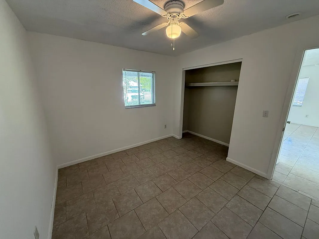 2 bed, 1.0 bath, 1100 sqft, $1,400 — Photo 2
