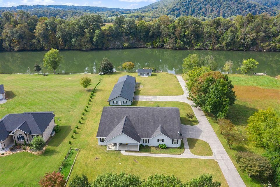 2084 Tranquility Ln, Sevierville, TN 37876 Zillow
