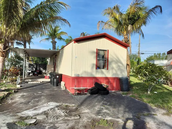 707 Cypress Dr, Lake Worth, FL 33461