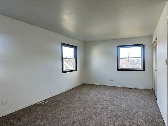 3rd image of 19321 Oakwood Ave #0