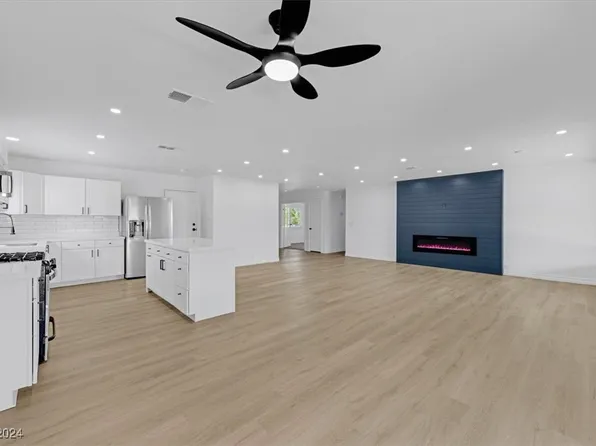 7117 Hurricane Way, Las Vegas, NV 89145