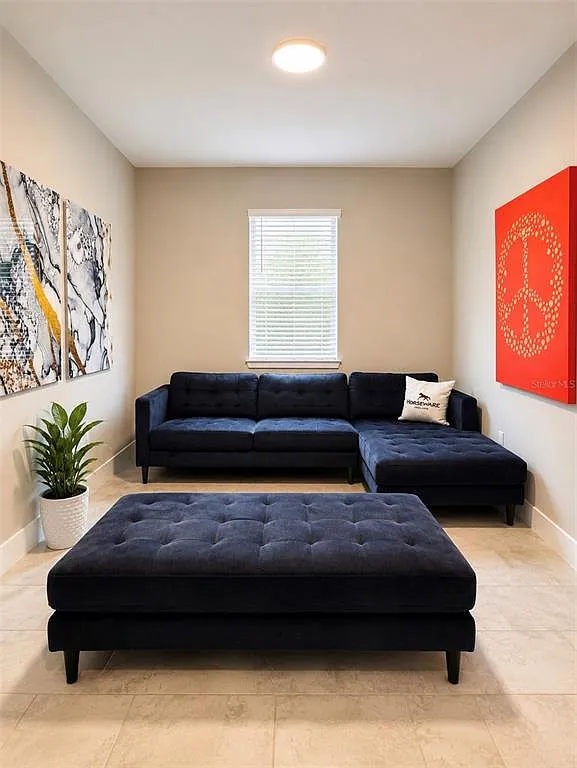3 bed, 3.0 bath, 2362 sqft, $4,800 — Photo 3