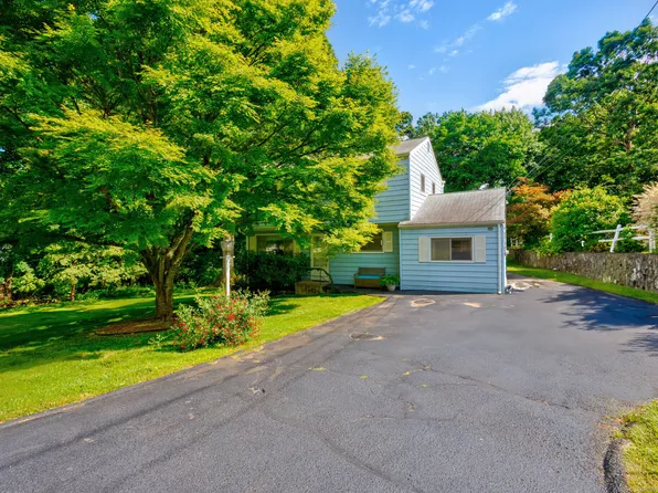 27 Ledgewood Drive, Norwalk, CT 06850