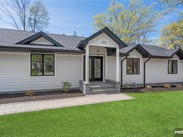 35 Stone Fence Rd, Allendale, NJ 07401