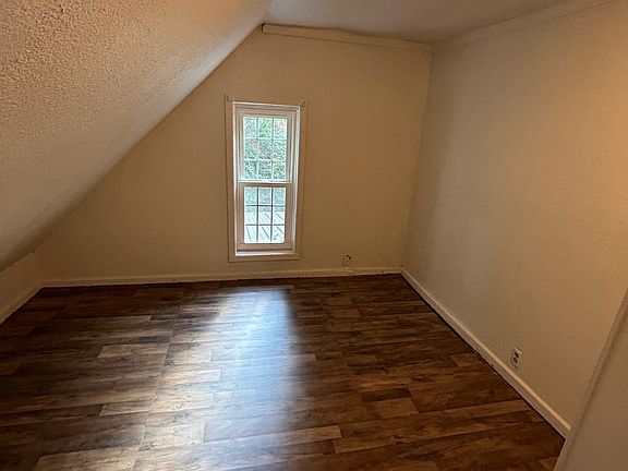 3rd image of 512 Hamlin St #2