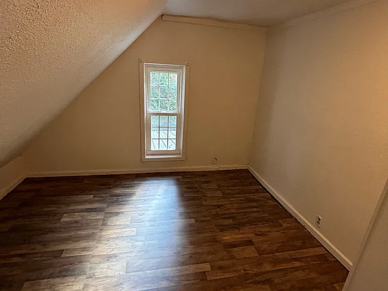 512 Hamlin St #2 — Photo 3