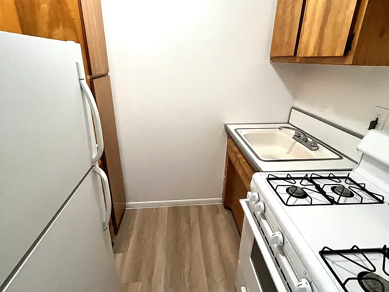 259 Webster Ave #C2 — Photo 6