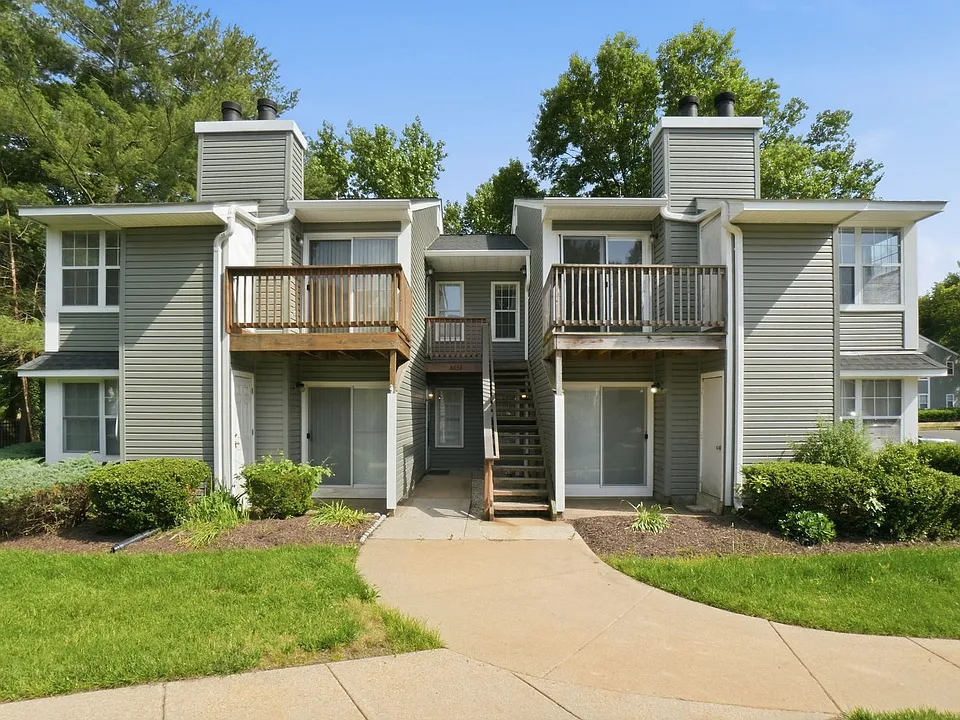 8633 Beekman Pl #33D