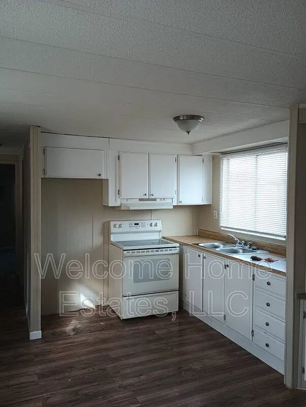 2 bed, 1.0 bath, $1,150 — Photo 2