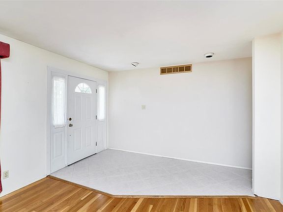 3rd image of 2534 Cathedral Dr