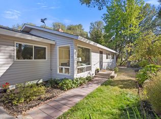 668 Crestview Dr, Diamond Springs, CA 95619