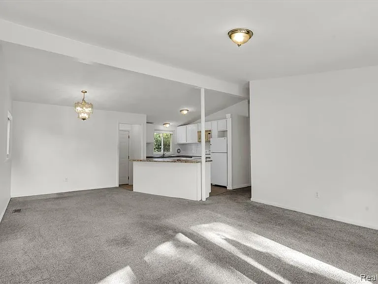 23031 Eastwood St — Photo 7