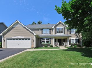 710 Aster Dr, Gurnee, IL 60031