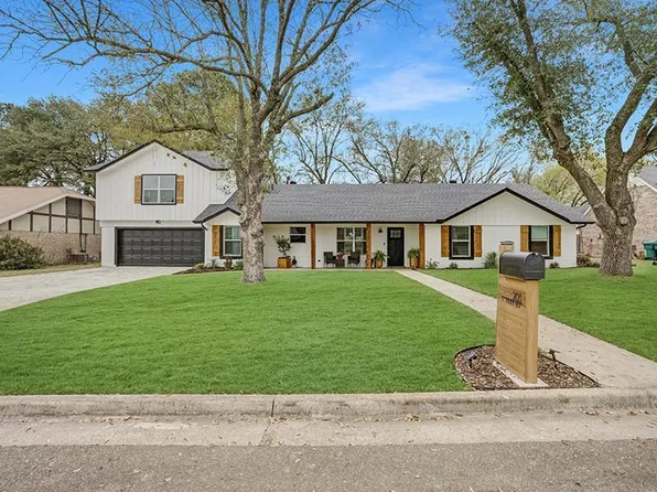 203 S Park Dr, New Boston, TX 75570