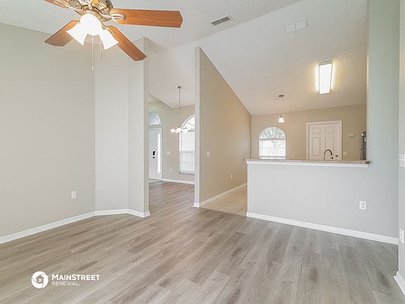 5th image of 245 Abbotsbury Dr