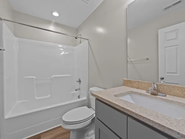 201A N Sellers St, Selma, NC 27576