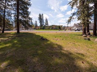 215 N Locust Ln, Sisters, OR 97759