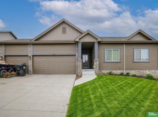 18805 Willow St, Omaha, NE 68136