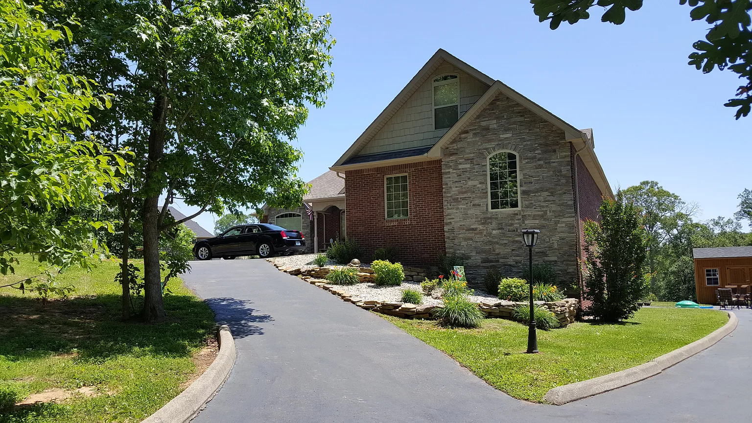 419 Silver Creek Dr photo 1