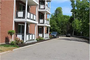 1000 Lexington St Photo 1