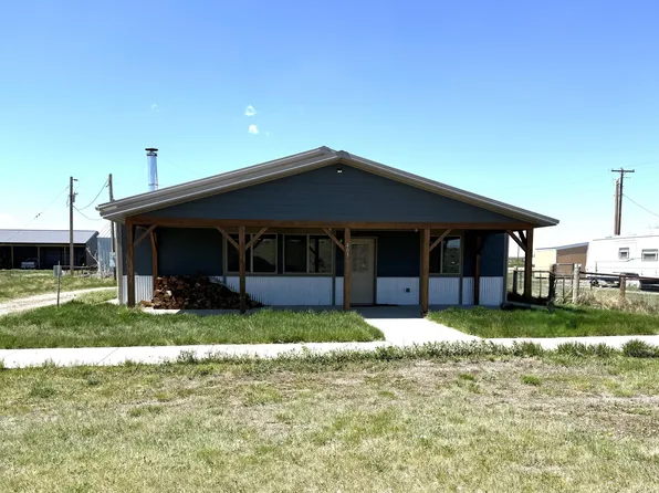403 Moulton Ave, Winnett, MT 59087