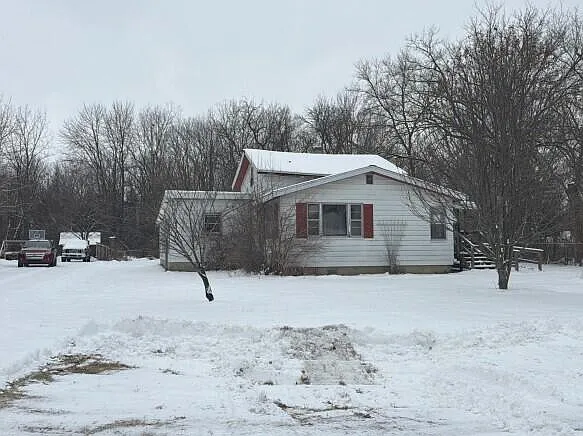 320 Lutzke Rd photo 1