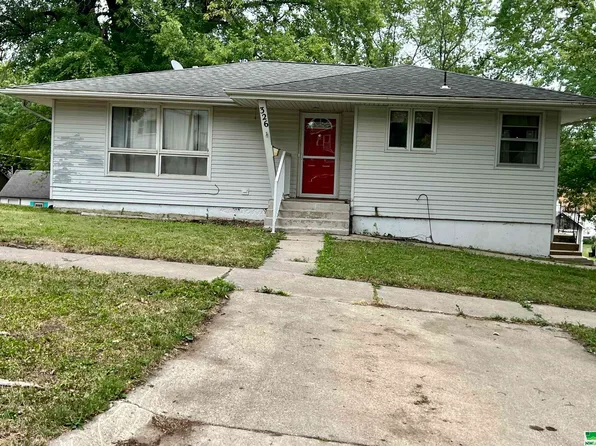 326 S 9th St, Cherokee, IA 51012