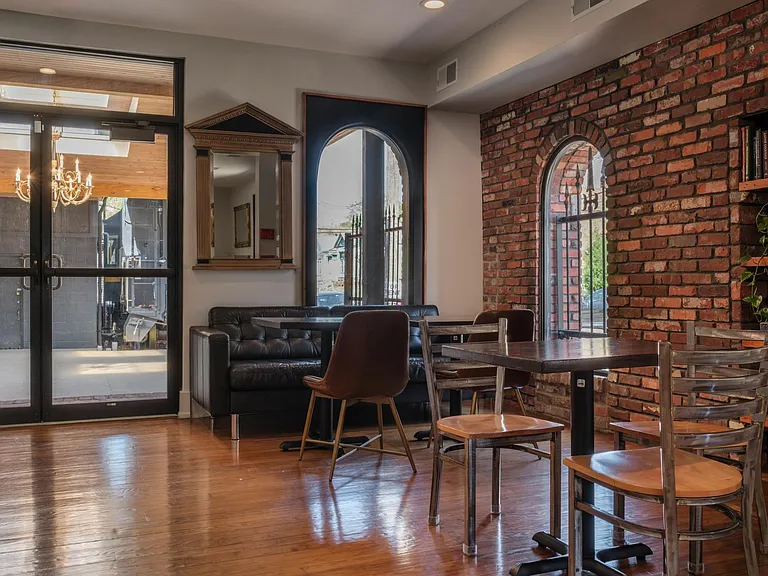 1737 Frankfort Ave #201 — Photo 19