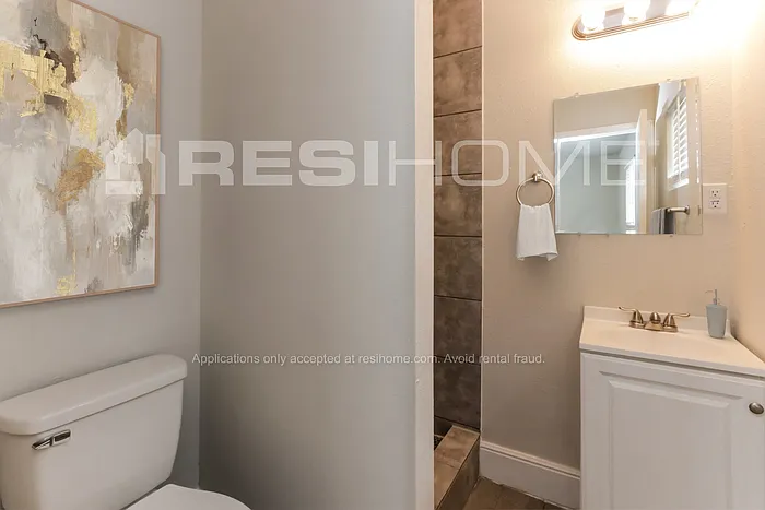 1507 Granbury St — Photo 12