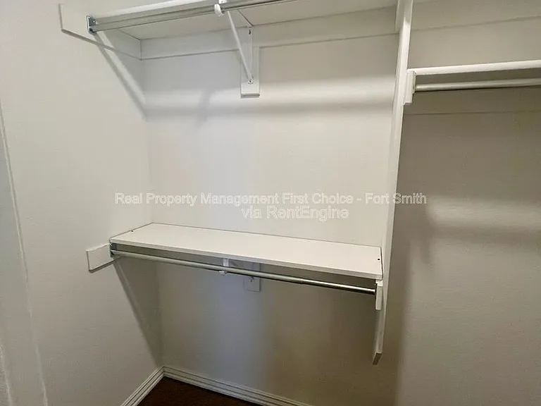 9905 Landry Dr — Photo 16