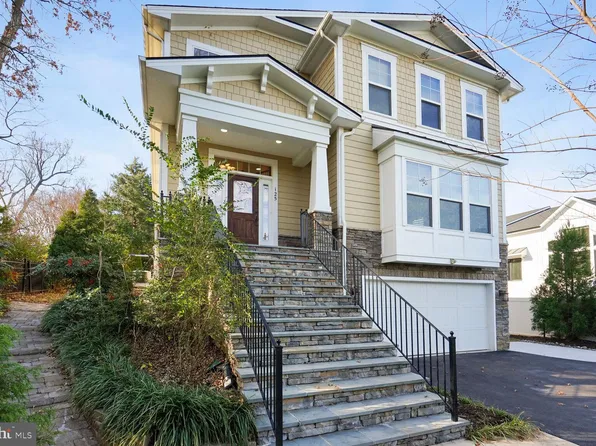 125 Courthouse Rd SW, Vienna, VA 22180