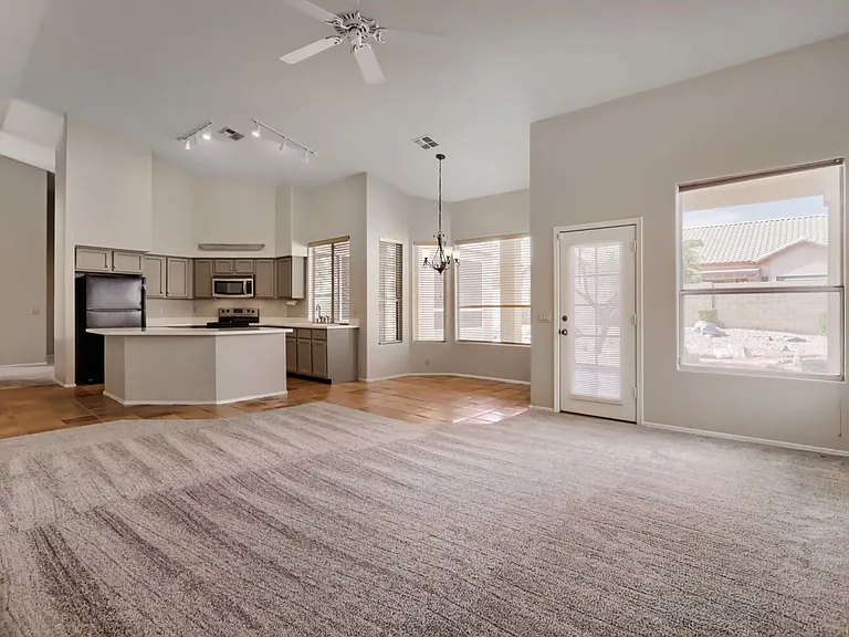 6126 E Kelton Ln — Photo 12