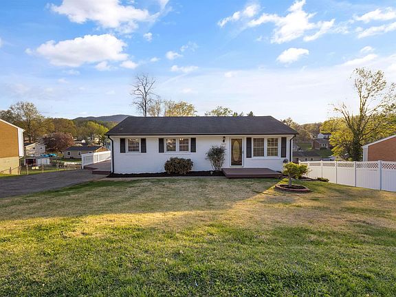 2nd image of 3053 Woodway Dr