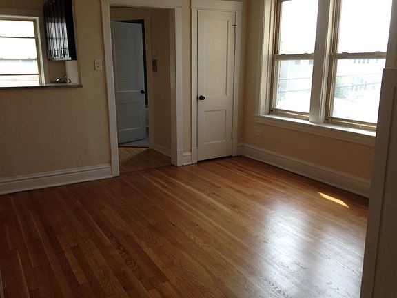 4th image of 4248 N Lamon Ave APT 2B