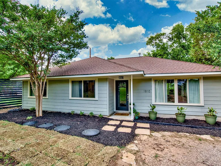 1810 Quanah Parker Trl — Photo 1