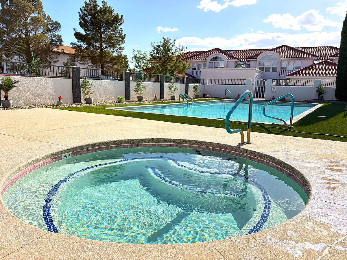 Building Photo - 1200 Glen Canyon Dr #12