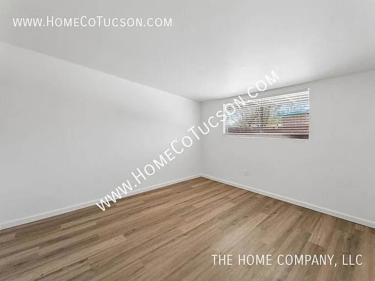 4537 E Fairmount St — Photo 13