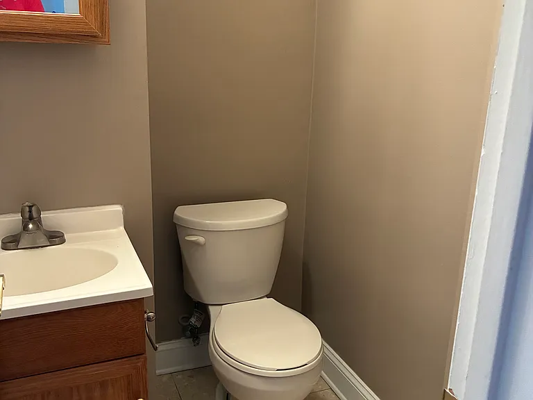 3451 Ainslie St — Photo 16