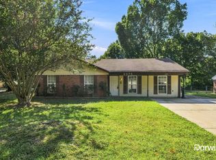 6375 Greenbriar Dr, Horn Lake, MS 38637