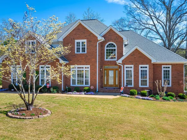 2007 Bay Pointe Dr, Hixson, TN 37343