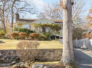 88 Valleywood Rd, Cos Cob, CT 06807
