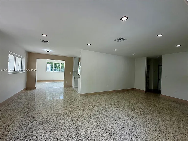 8235 SW 62nd Pl — Photo 4