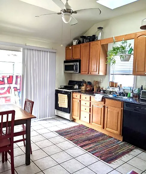 7020 Bancroft Ave — Photo 7