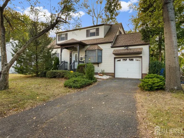 16 Wilson Ave, Spotswood, NJ 08884