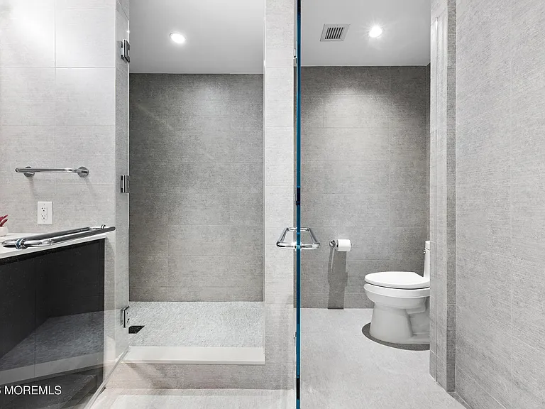 20 Melrose Ter #511 — Photo 13