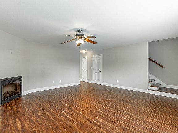 5th image of 1125 Maple Tree Ln