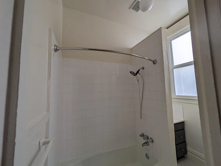 938 Stanyan St #A — Photo 12