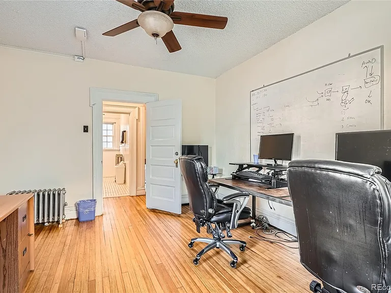 940 N Logan St — Photo 10
